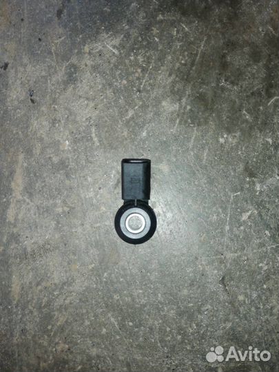 Датчик детонации Volkswagen Touareg 7LA 030905377C