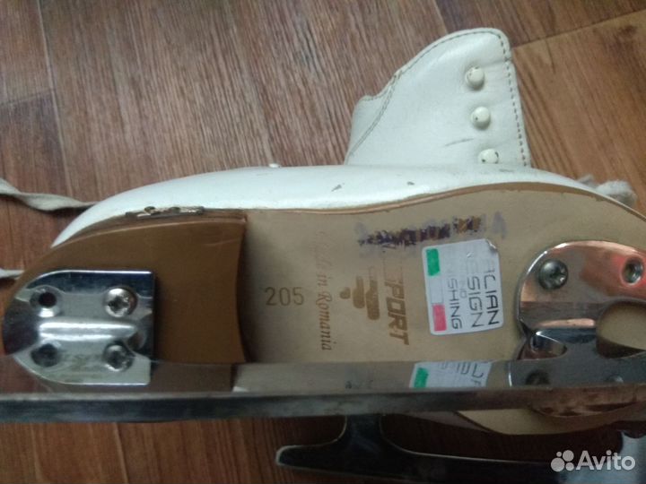Фигурные коньки risport