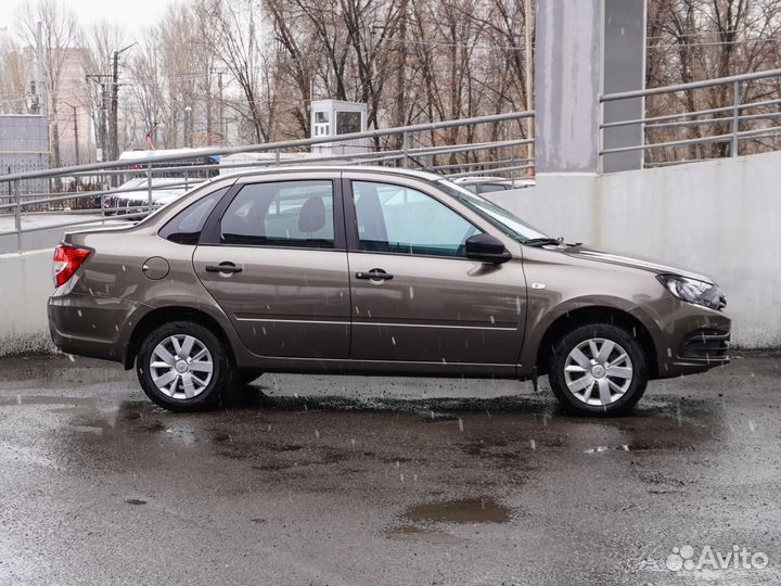 LADA Granta 1.6 МТ, 2021, 40 397 км