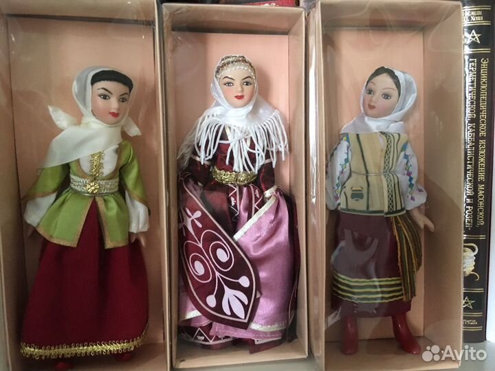 Куклы в народных костюмах от Deagostini 30 штук