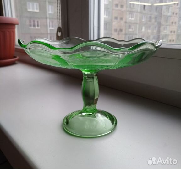 Фруктовница СССР на ножке зеленое стекло