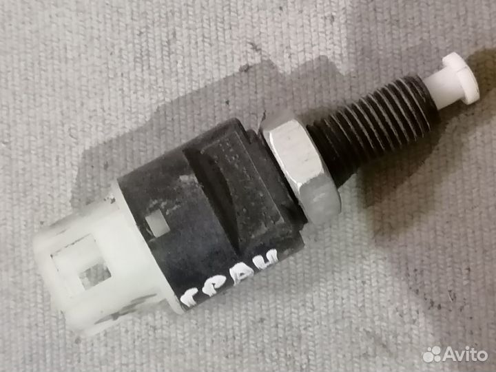 Датчик включения стоп-сигнала LADA Granta