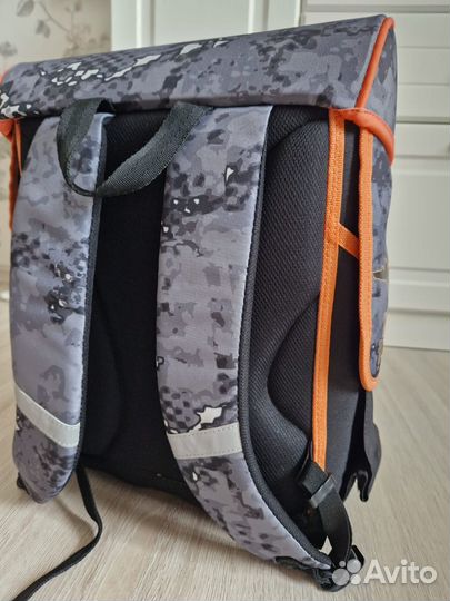Продам ранец школьный