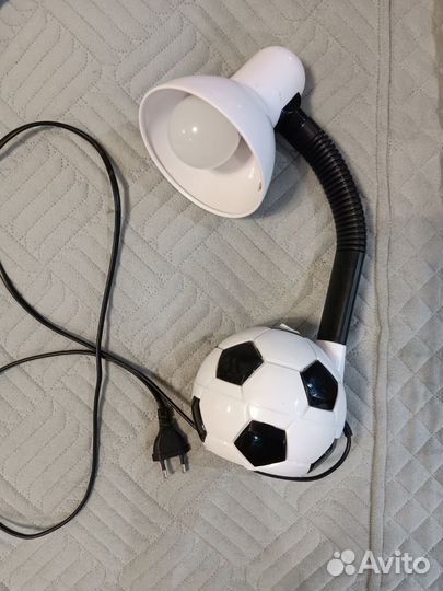 Продам настольную лампу