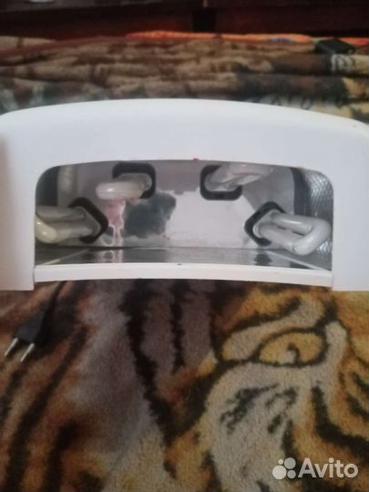 Лампа для сушки ногтей