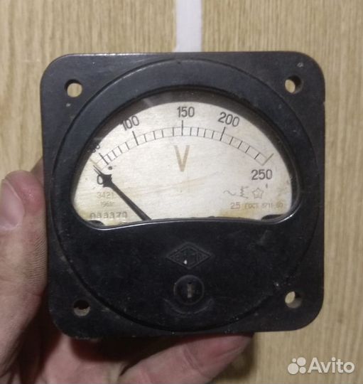 Вольтметр 250вольт