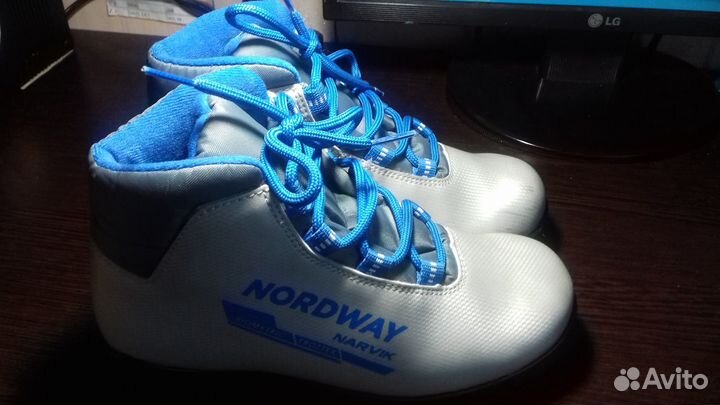 Детские лыжные ботинки, р.34