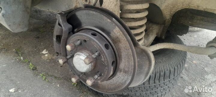 Цапфа Mercedes W124 седан ом603 1992