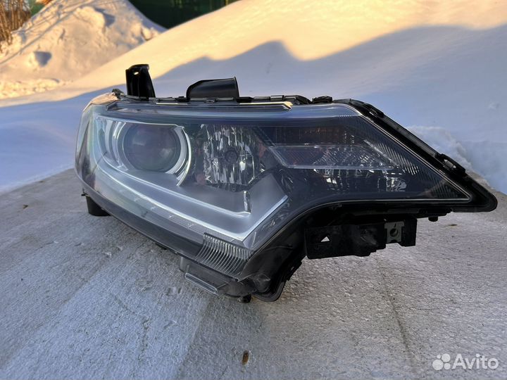 Фара передняя правая на mitsubishi outlander3