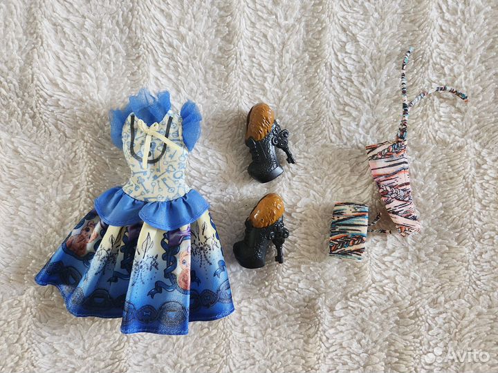 Одежда и обувь кукол