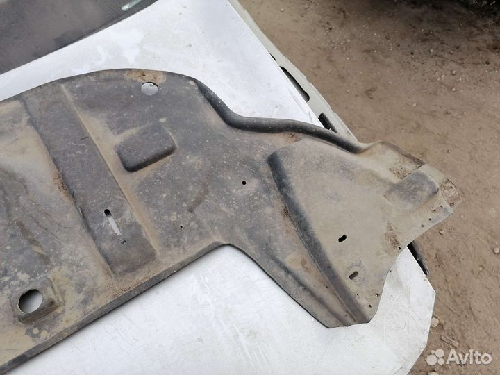 Пыльник переднего бампера Peugeot 308