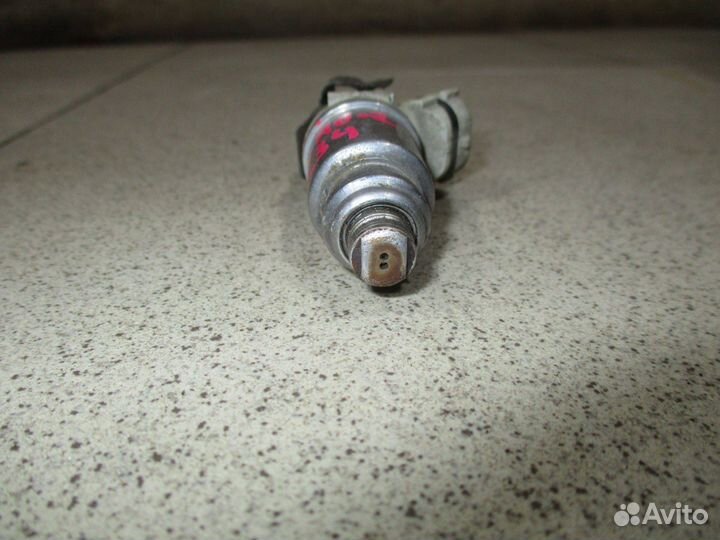 Форсунка инжекторная Mitsubishi Pajero 2