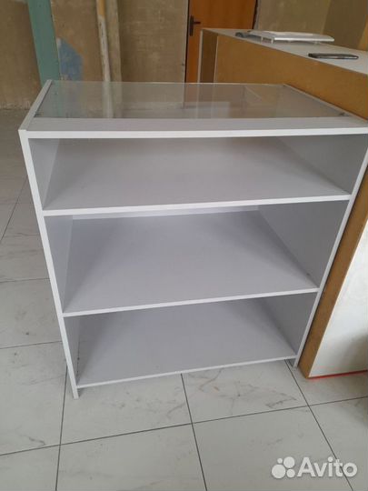 Тумба-витрина с полками и стеклом