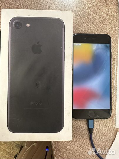 Телефон iPhone 7