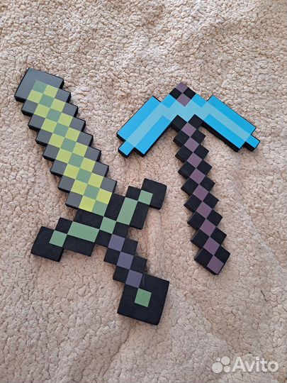 Меч и кирка