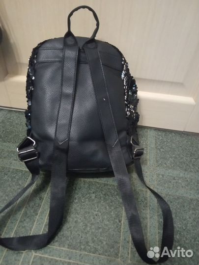 Рюкзак в пайетках