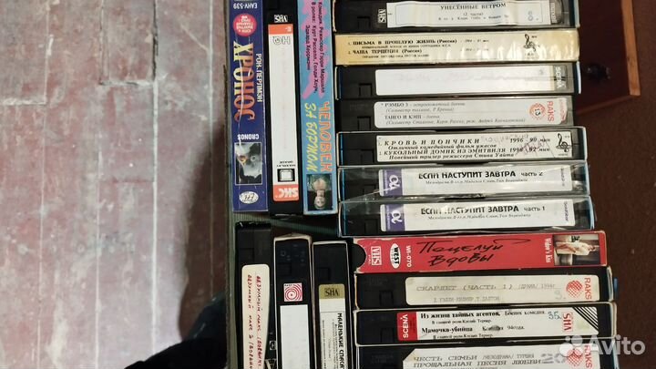 Видеокассеты с фильмами