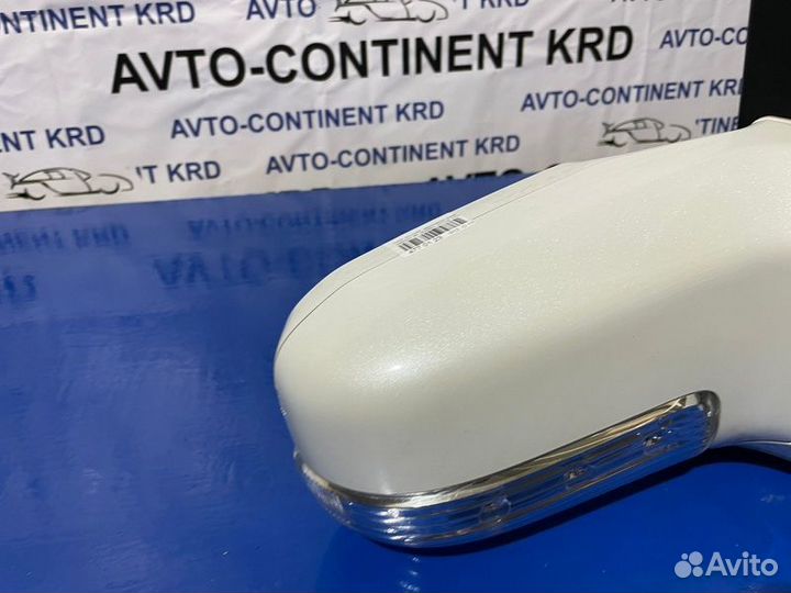 Зеркало переднее правое Nissan Elgrand E51 VQ35