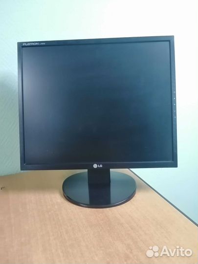 ЖК монитор LG flatron L1933S