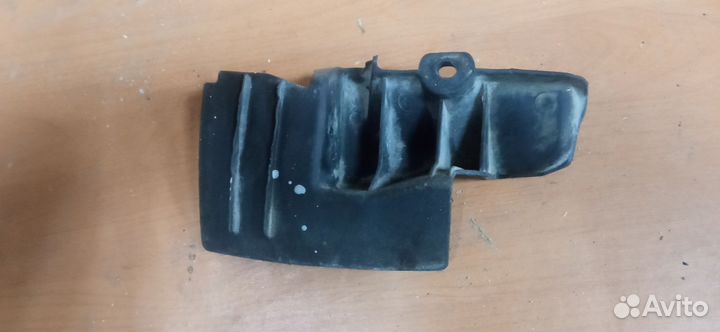 95463808 задний правый брызговик Шевроле Авео Т300