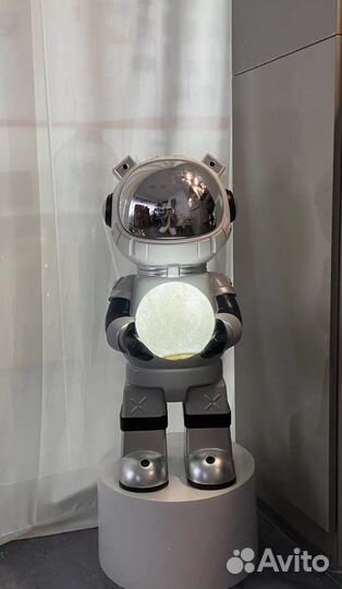 Космонавт фигура