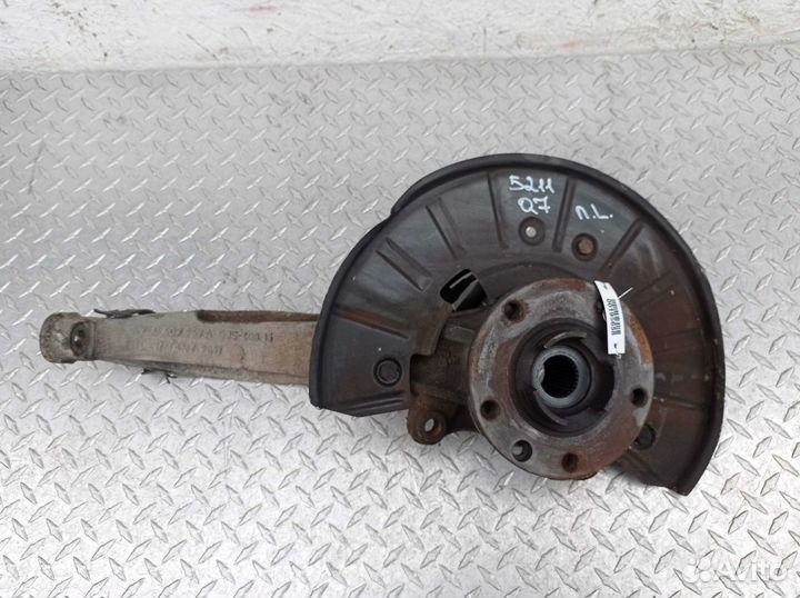 Кулак поворотный левый Audi Q7 4L 7L0407257A