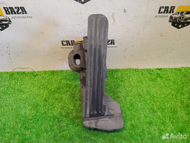 Педаль акселератора (газа) Volkswagen Passat