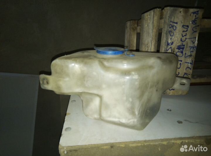 Бачок омывателя Suzuki Escudo TA01W