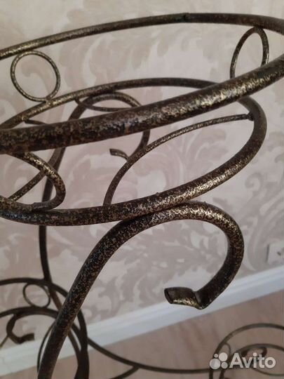 Подставка для цветов напольная металлическая