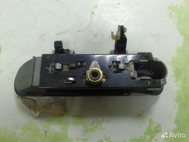 Наружная ручка двери передняя правая Audi A6 4B 97