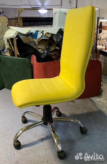 Офисное кресло