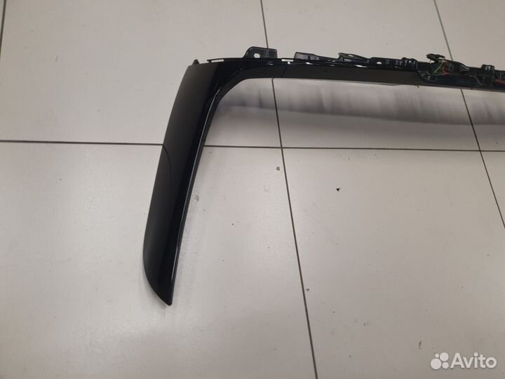 Спойлер двери багажника BMW X7 G07 2018