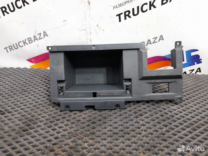 82265890 Рамка корпуса торпедо(бардачка) Renault T