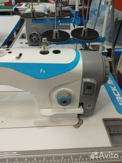 Швейная машина jack f4