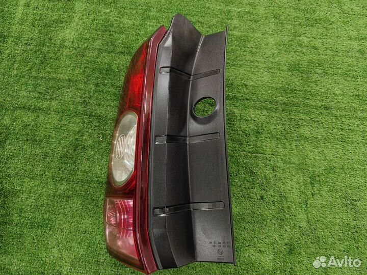 Фонарь задний левый Renault Duster