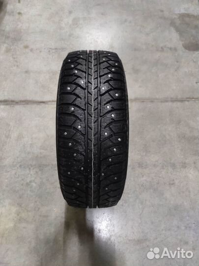 Bridgestone Ice Cruiser 7000 215/65 R16