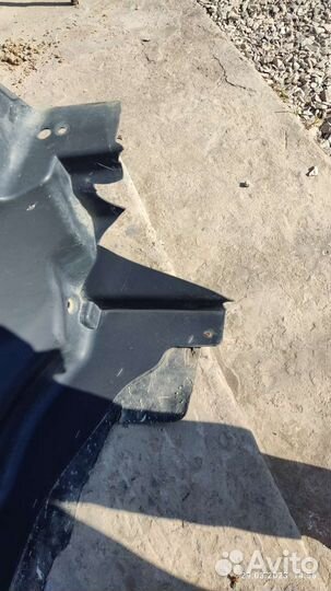 Подкрыльник правый передний на хаммер 3