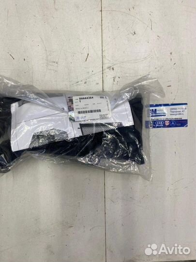 Шторка багажника