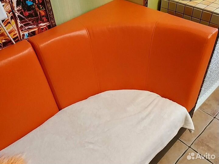 Угловой диванчик