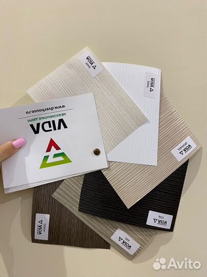 Межкомнатная дверь Vida 1 эшвайт, мат. стек