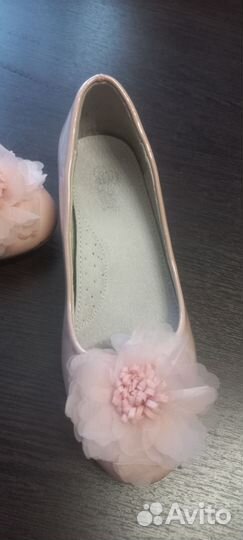 Туфли праздничные для девочек на каблуке
