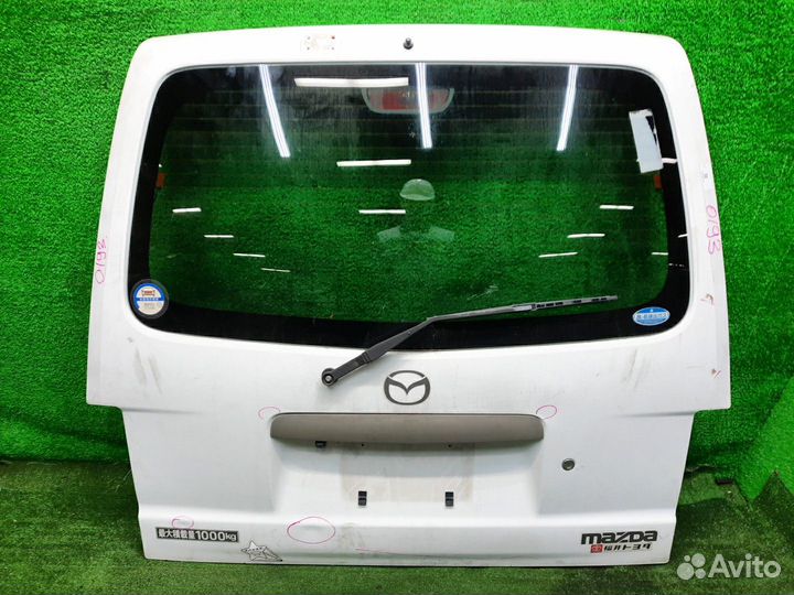 Дверь пятая mazda bongo SK82V 0193 метла, низкая крыша, вмятины, царапины, сколы контрактная