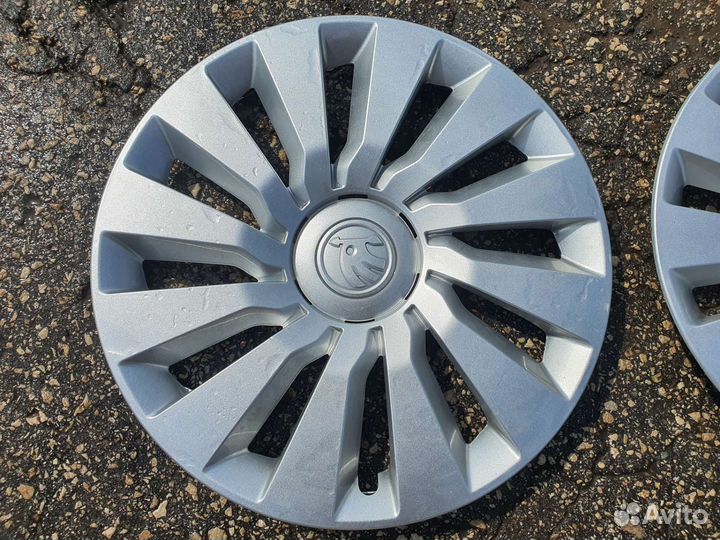 Продам штампованные диски с колпаками R16