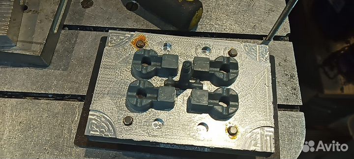 Литьё пластиковых изделий на тпа