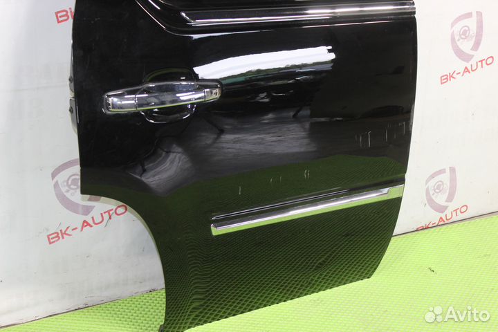 Дверь задняя правая Cadillac Escalade GMT900