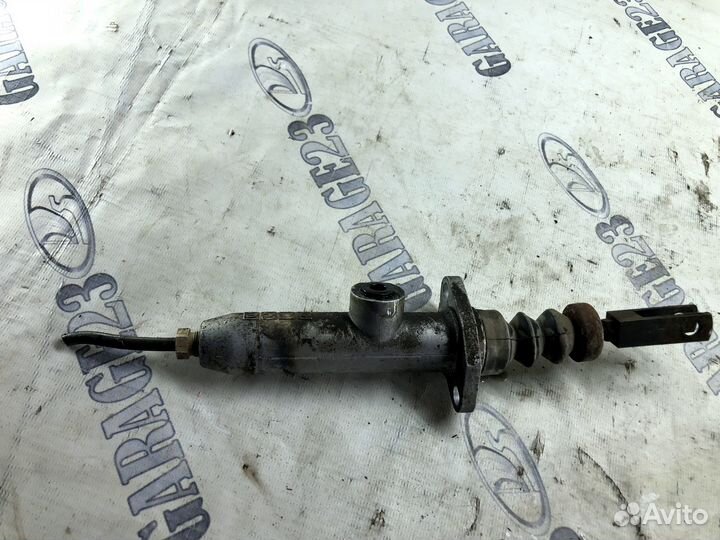 Главный цилиндр сцепления Audi 80 B3