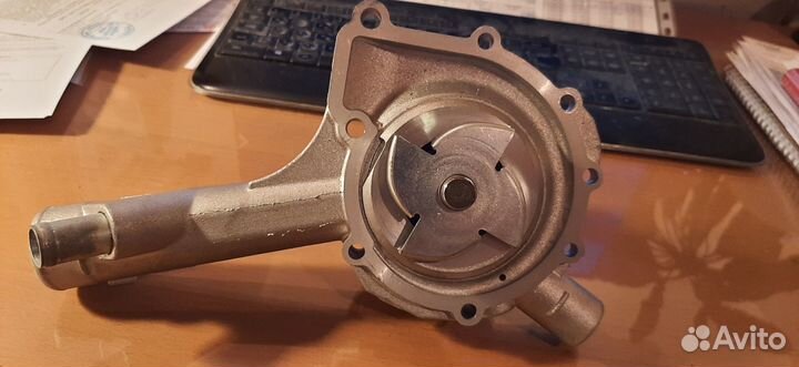 Водяной насос, помпа М111 W201, W124 W202 мерседес