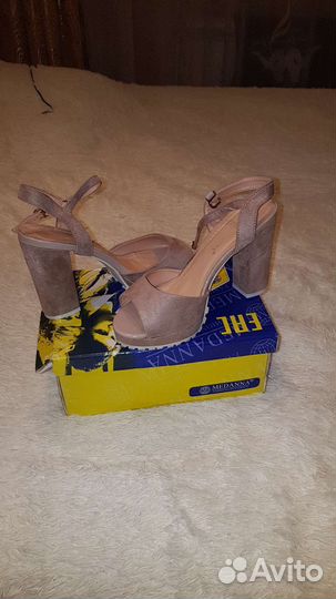 Босоножки женские