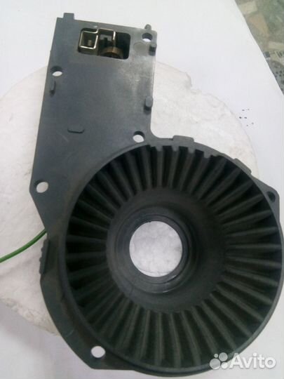 Крышка редуктора для мясорубки Бош