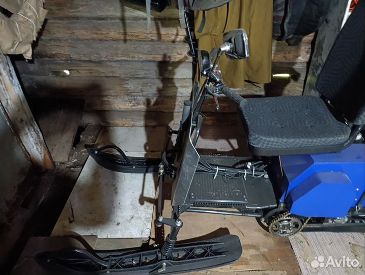 Продаем мотобуксировщик с лыжным модулем лидер